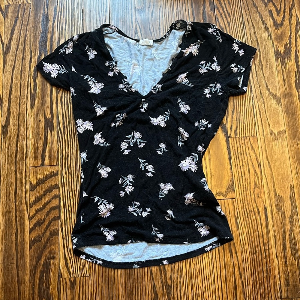 garage XS floral black lace up vneck t-shirt